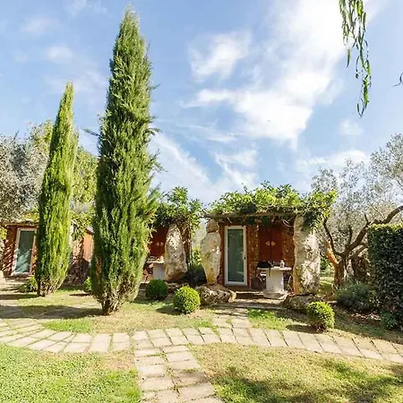 Il Giardino Dei Flintstones Cerveteri